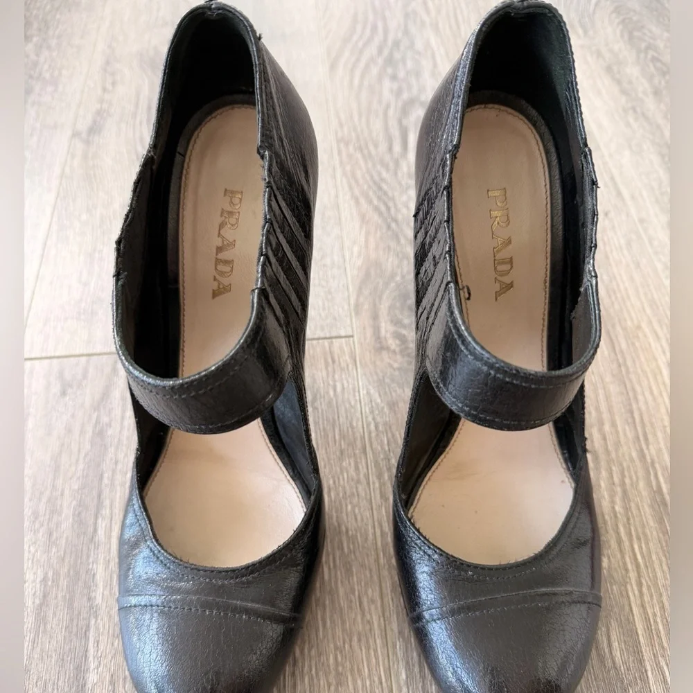 Authentic Black Prada Crackle Brush Leather Mary Jane Pump Size 40.5 - Picture 6 of 16